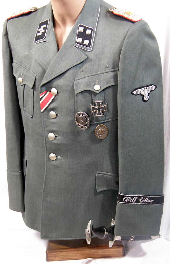 Waffen SS uniform named to a LAH major